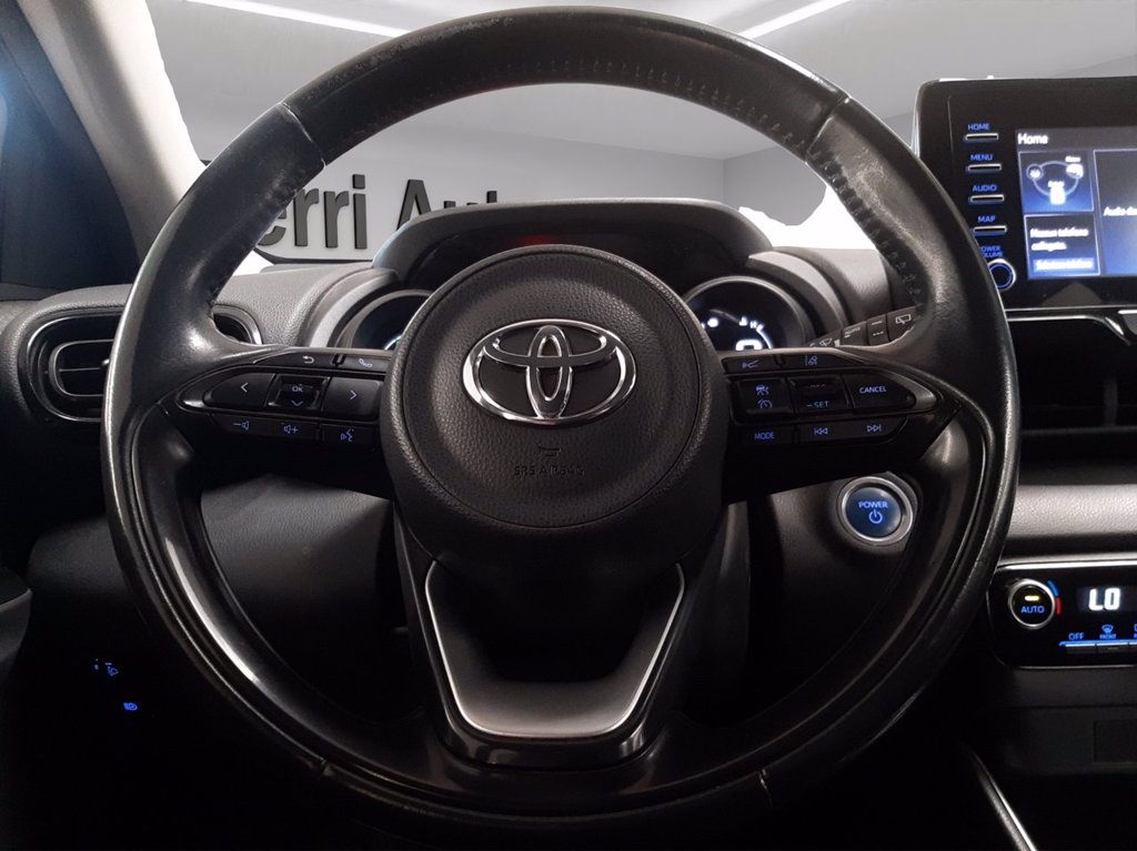 TOYOTA Yaris 1.5h trend