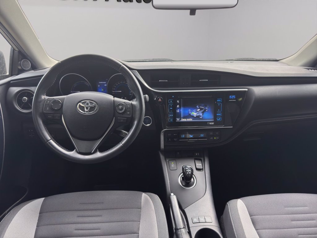 TOYOTA Auris 1.8h active cvt