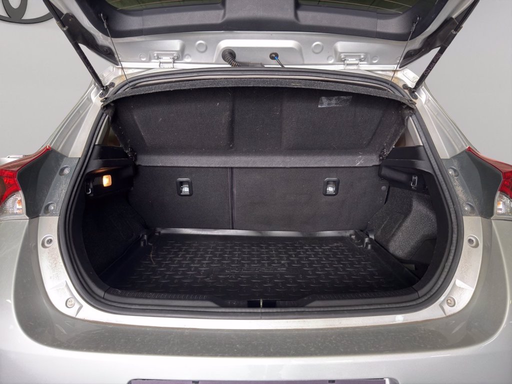 TOYOTA Auris 1.8h active cvt