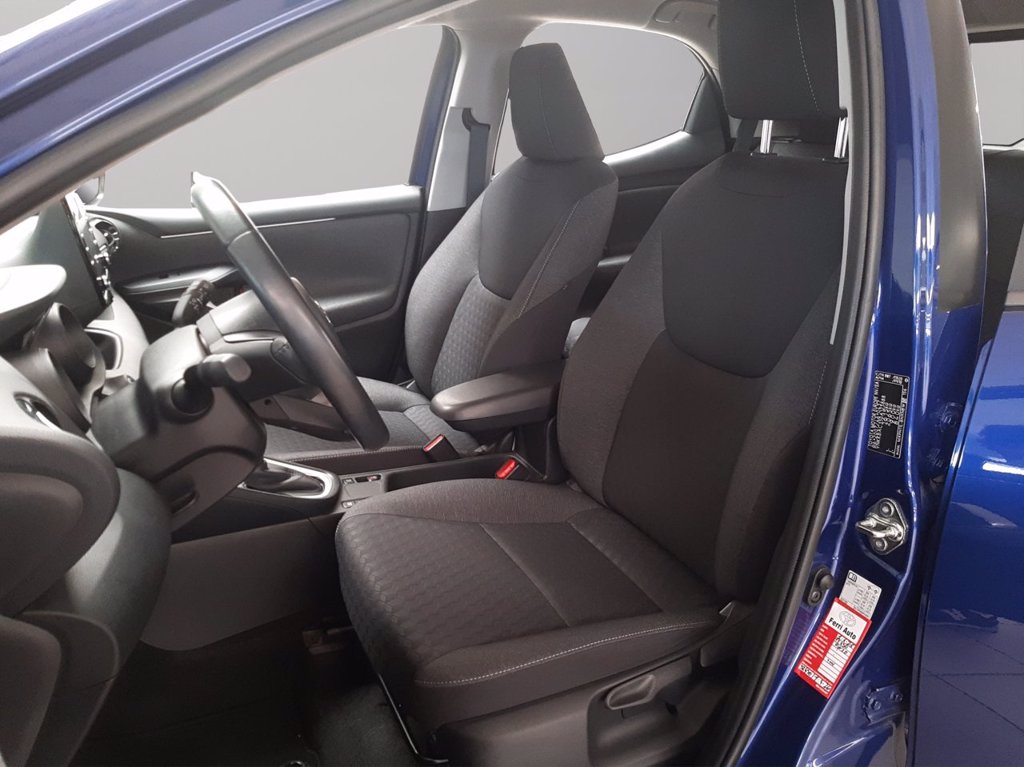 TOYOTA Yaris 1.5h trend