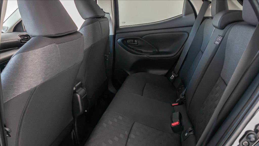 TOYOTA Yaris 1.5h Lounge