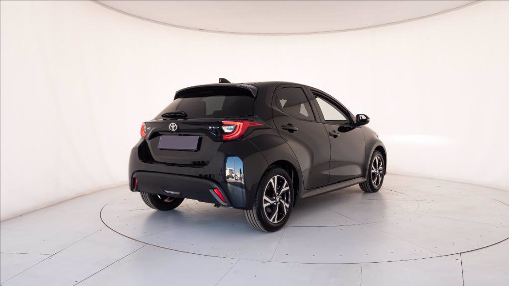 TOYOTA Yaris 1.5h Lounge