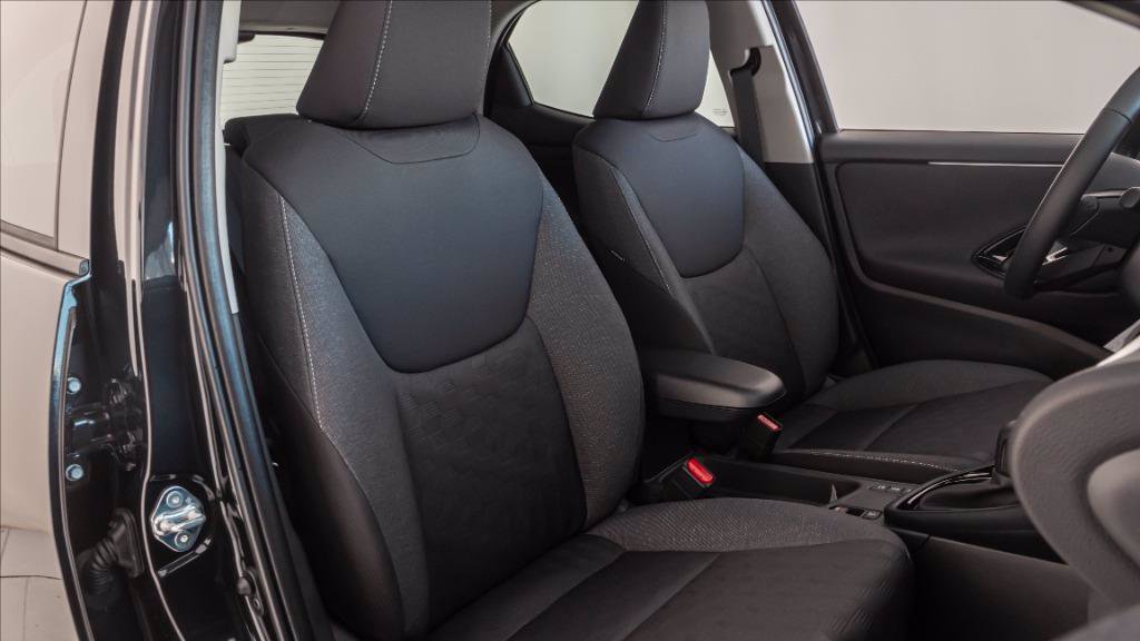 TOYOTA Yaris 1.5h Lounge