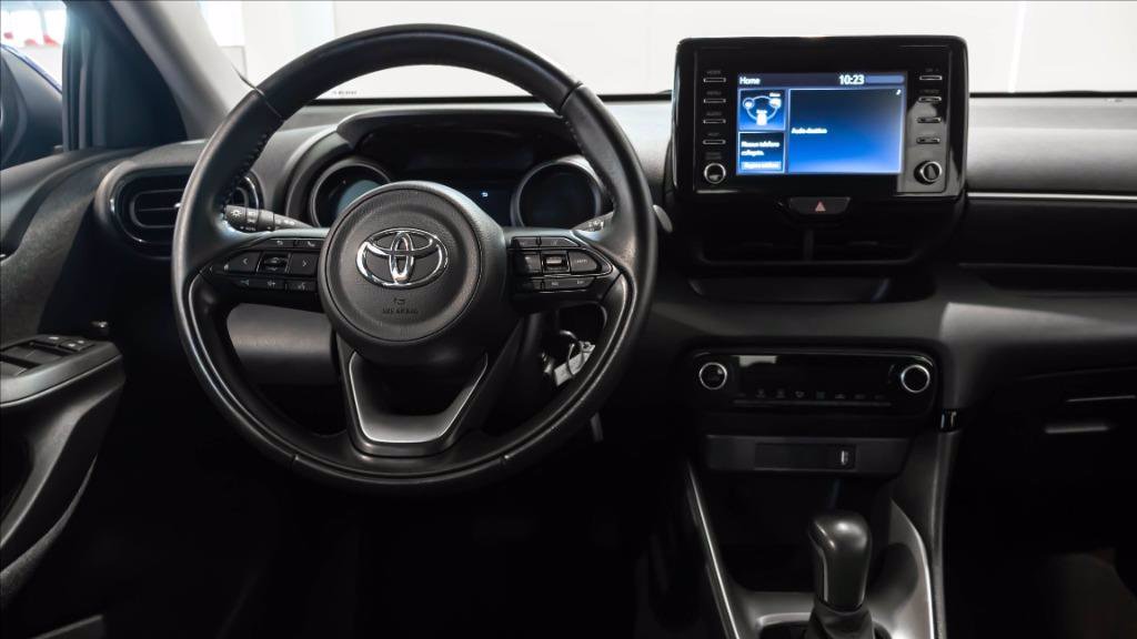 TOYOTA Yaris 1.5h Lounge