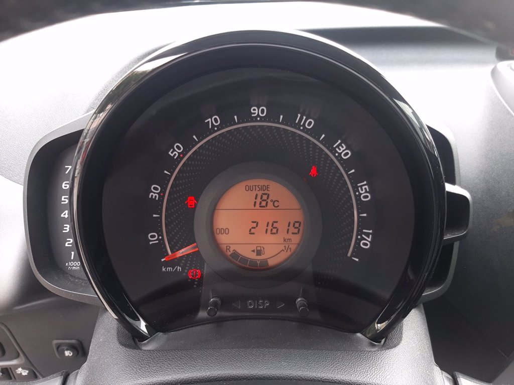 TOYOTA Aygo 5p 1.0 x-play 72cv