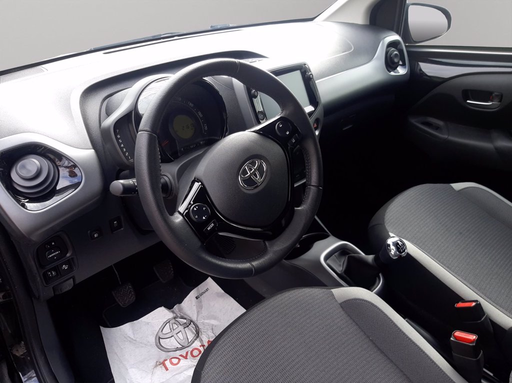 TOYOTA Aygo 5p 1.0 x-play 72cv
