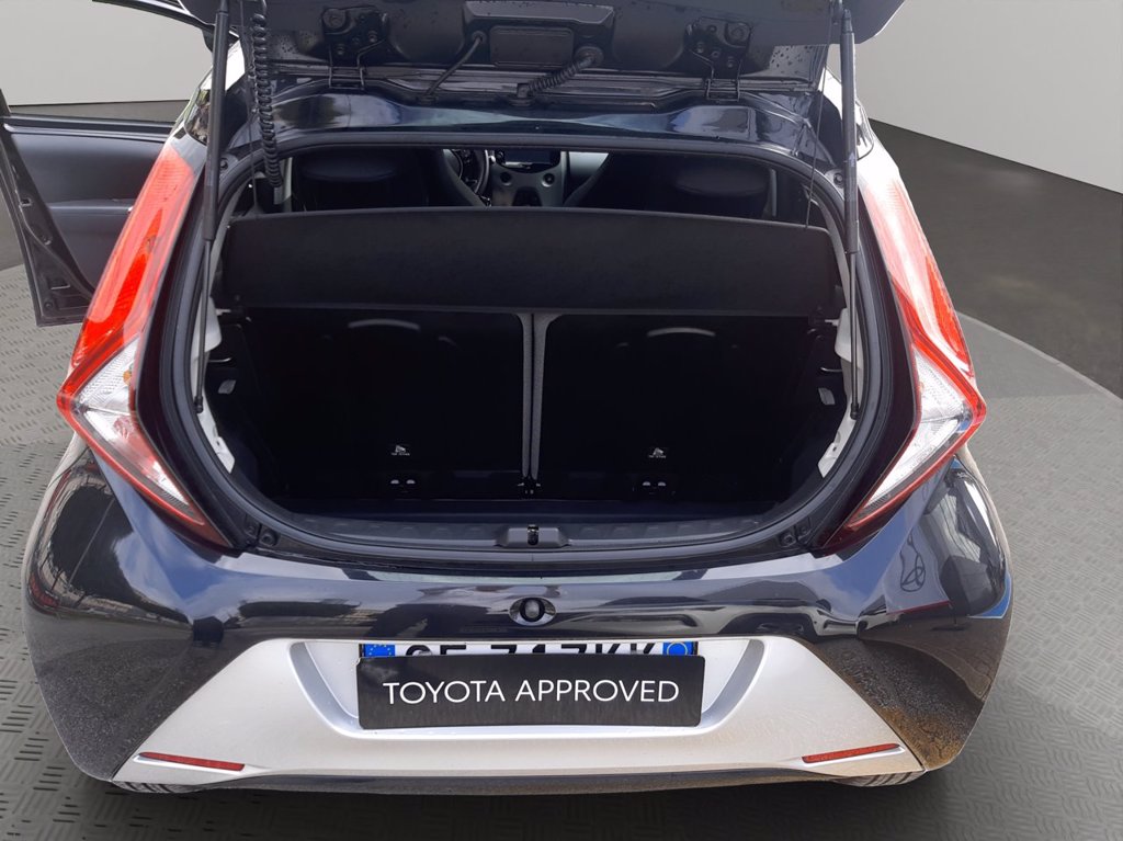 TOYOTA Aygo 5p 1.0 x-play 72cv