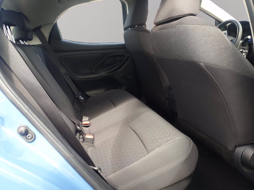 TOYOTA Yaris 1.5h active