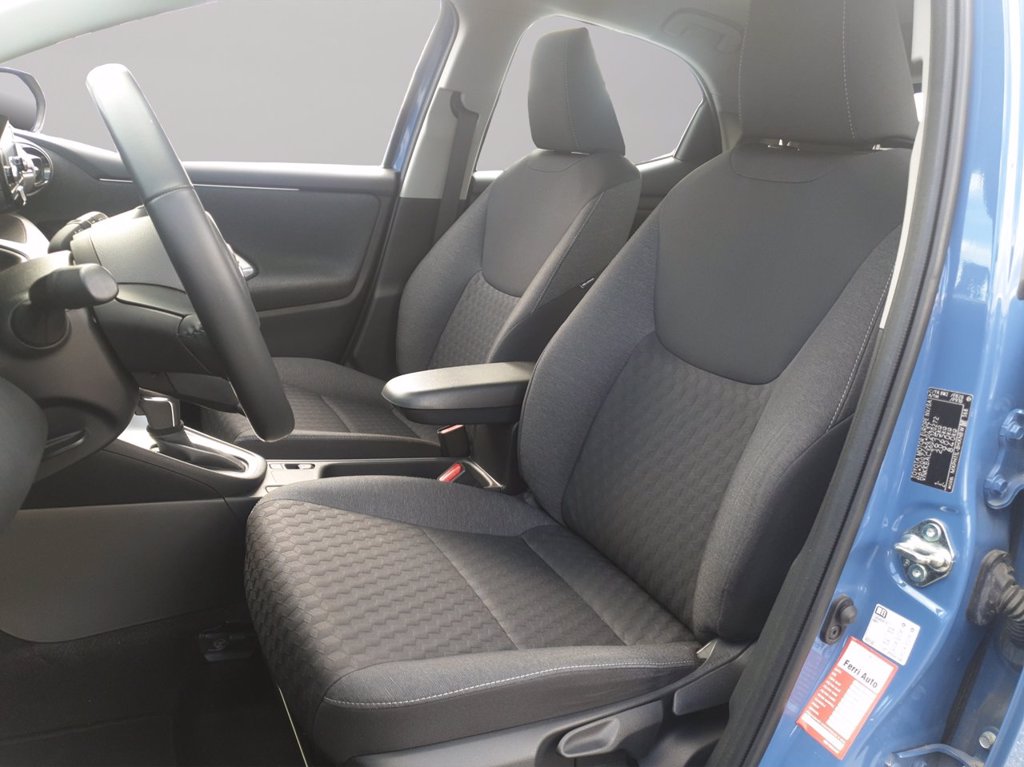 TOYOTA Yaris 1.5h active