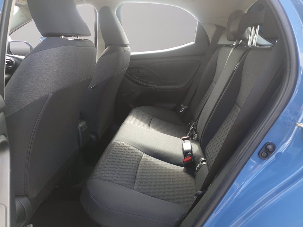 TOYOTA Yaris 1.5h active