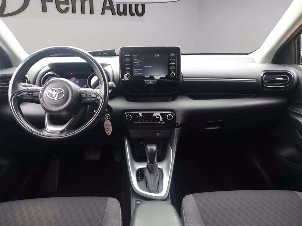 TOYOTA Yaris 1.5h trend