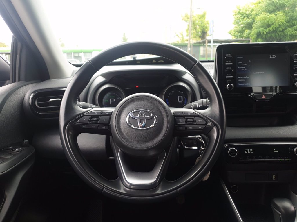 TOYOTA Yaris 1.5h trend