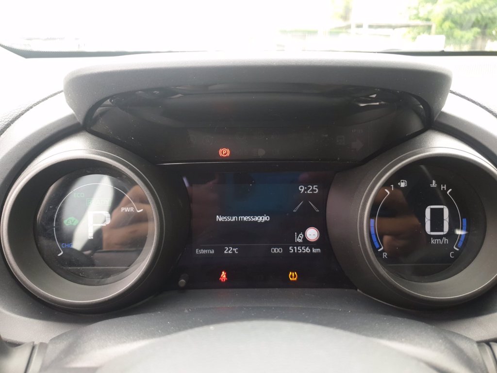 TOYOTA Yaris 1.5h trend