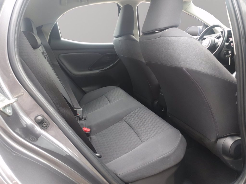 TOYOTA Yaris 1.5h trend