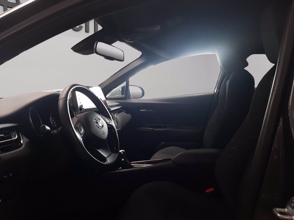 TOYOTA C-hr 1.8h trend e-cvt