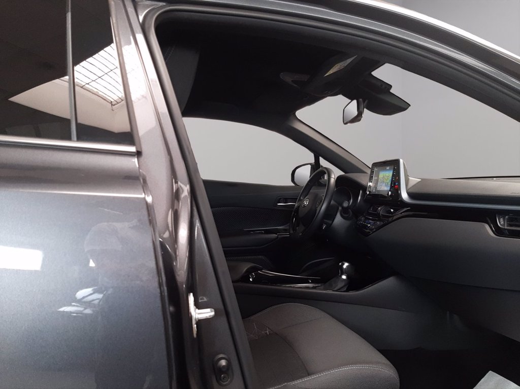 TOYOTA C-hr 1.8h trend e-cvt