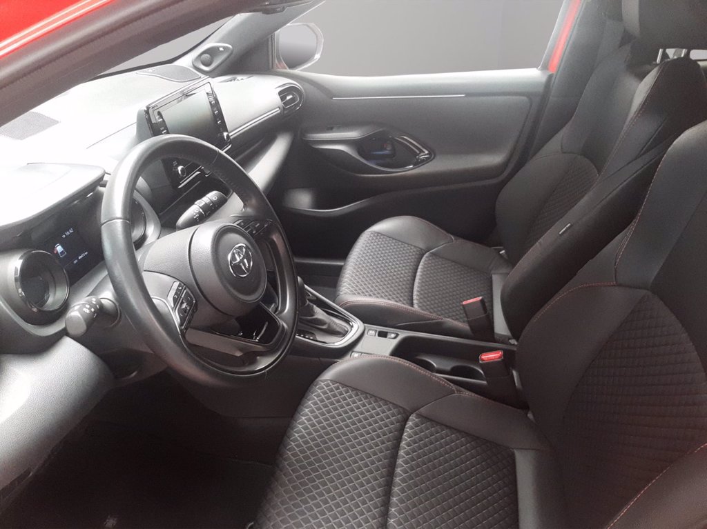 TOYOTA Yaris 1.5h premiere