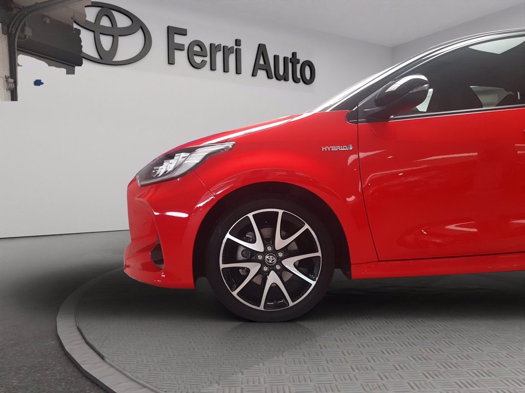 TOYOTA Yaris 1.5h premiere