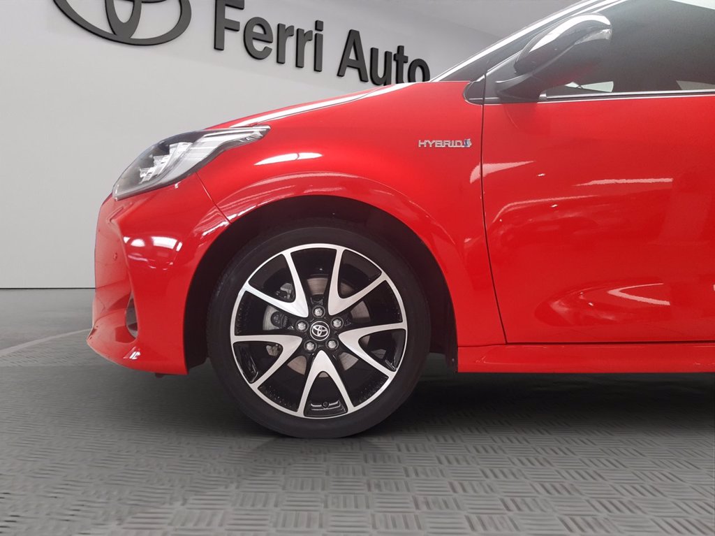 TOYOTA Yaris 1.5h premiere