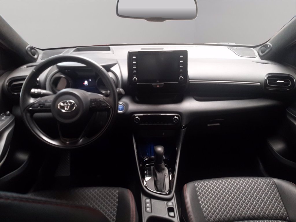 TOYOTA Yaris 1.5h premiere