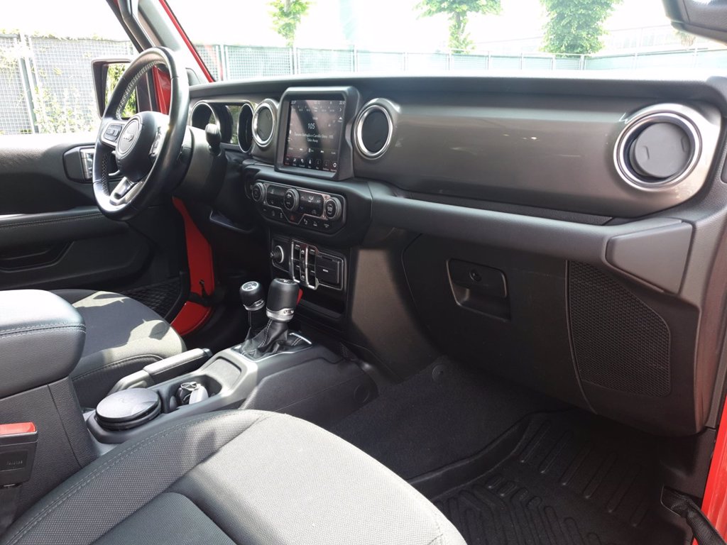 JEEP Wrangler unlimited 2.0 turbo sahara auto