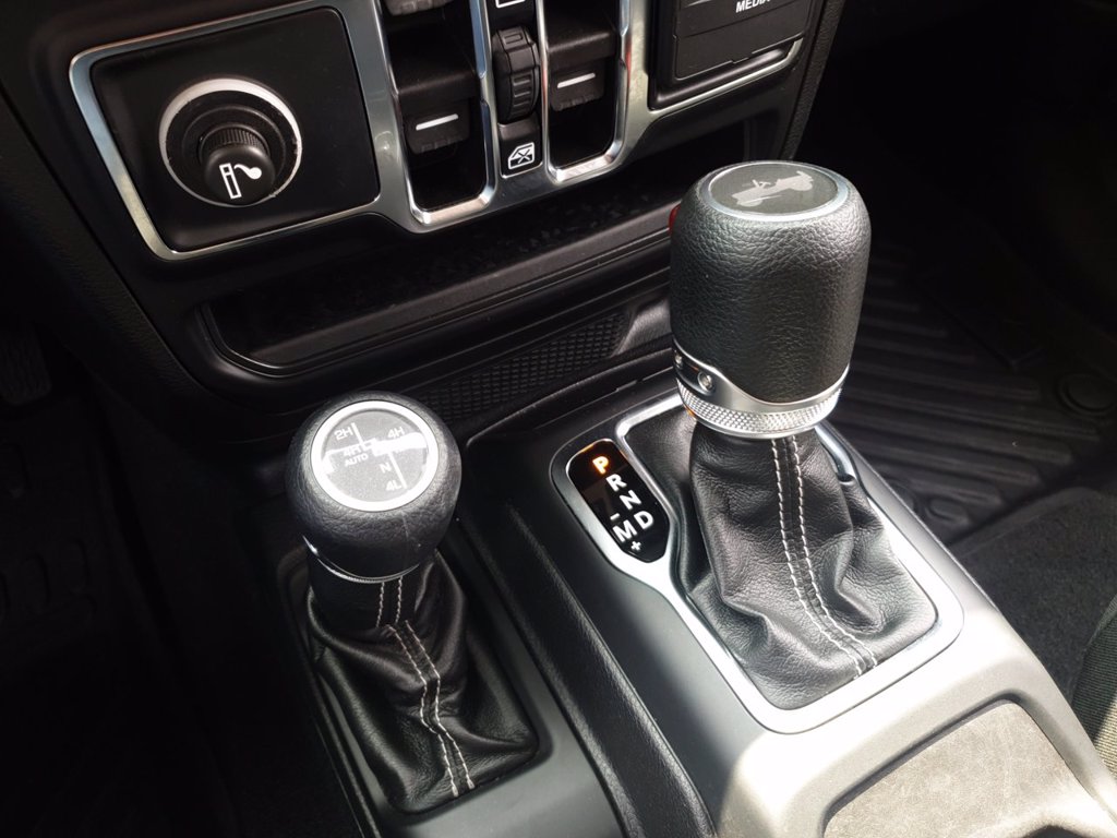 JEEP Wrangler unlimited 2.0 turbo sahara auto