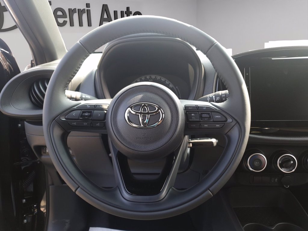TOYOTA Aygo x 1.0 active 72cv