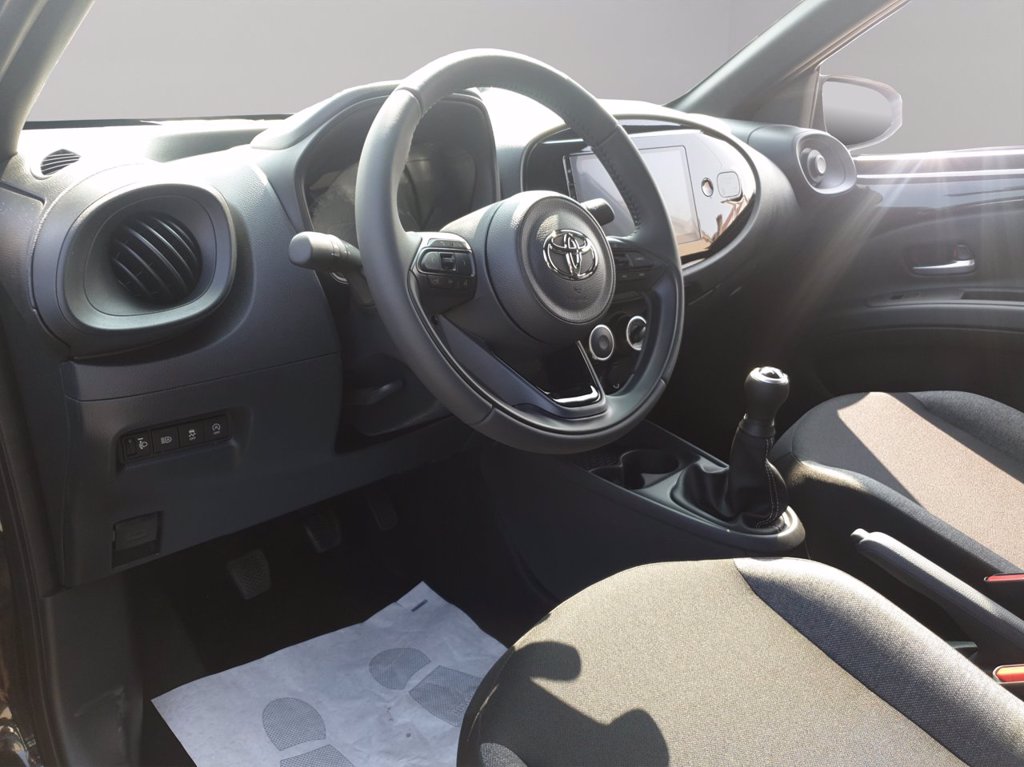 TOYOTA Aygo x 1.0 active 72cv