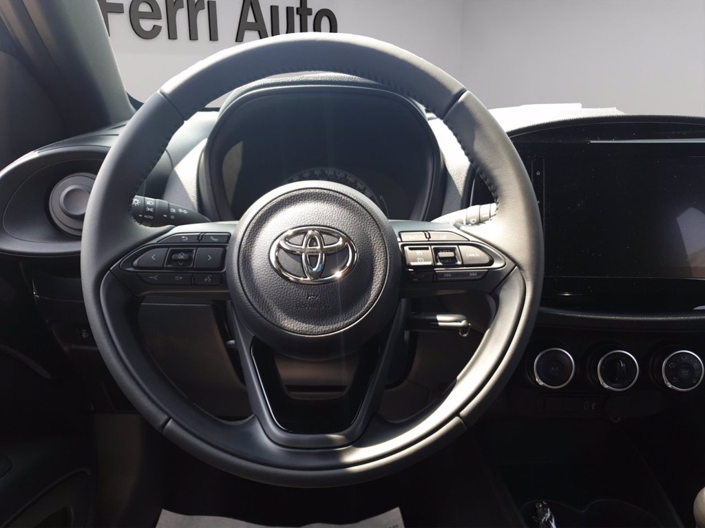 TOYOTA Aygo x 1.0 active 72cv