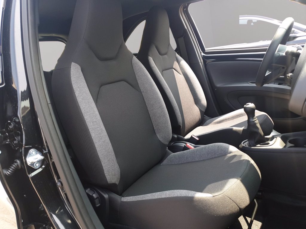 TOYOTA Aygo x 1.0 active 72cv