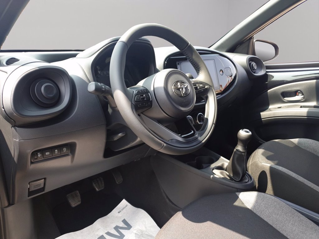 TOYOTA Aygo x 1.0 active 72cv