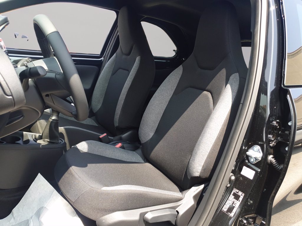 TOYOTA Aygo x 1.0 active 72cv