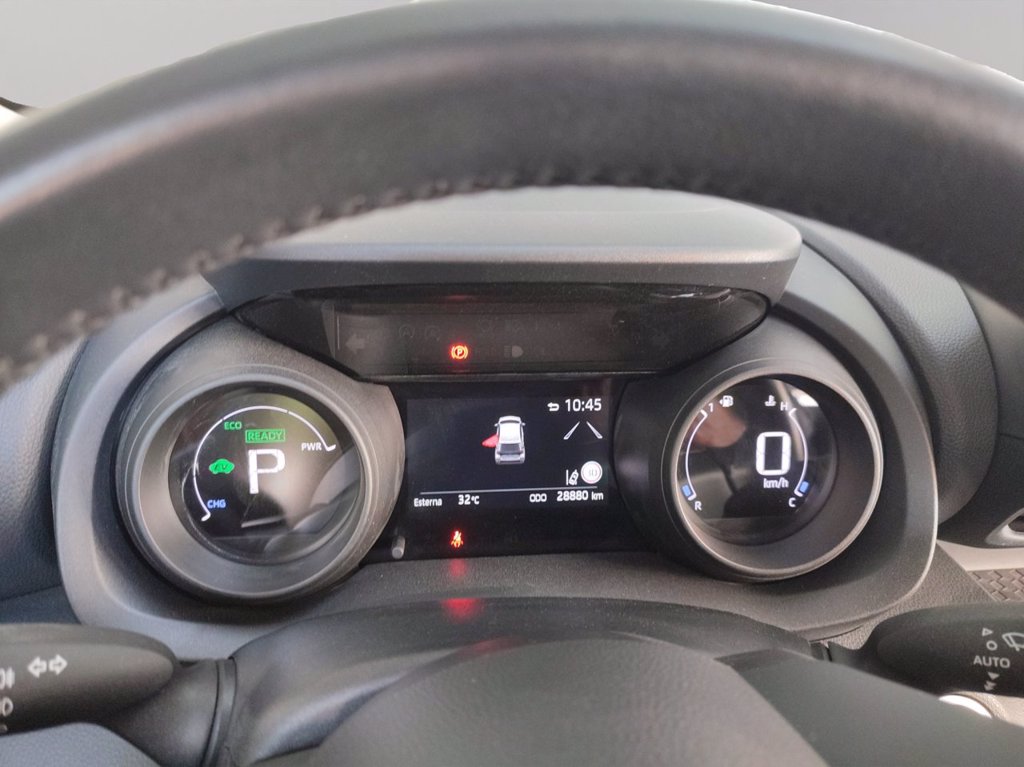 TOYOTA Yaris 1.5h trend