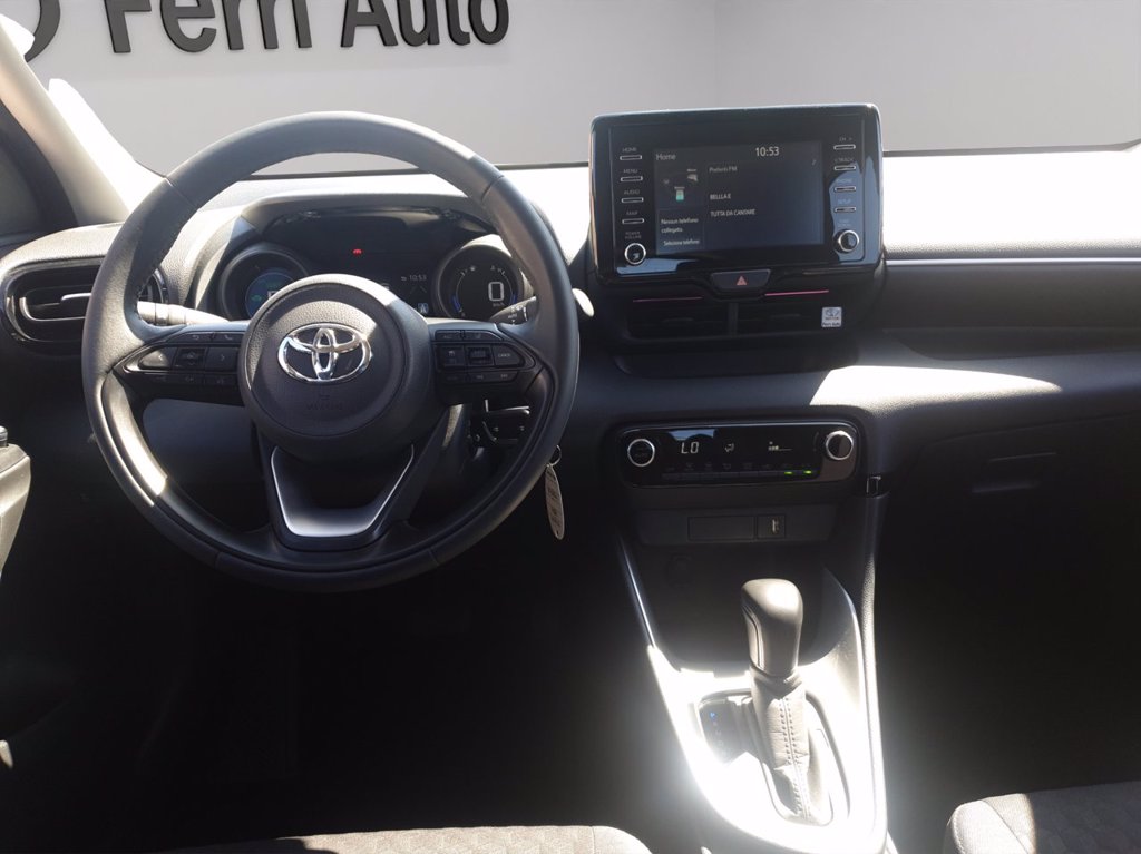 TOYOTA Yaris 1.5h trend