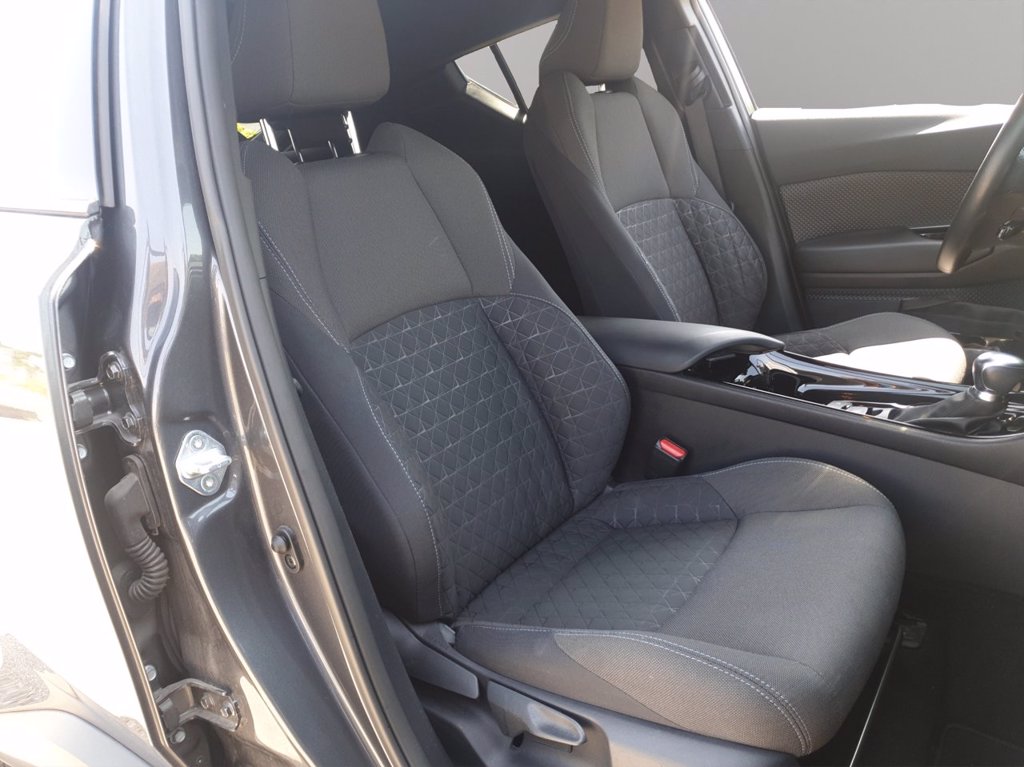 TOYOTA C-hr 1.8h trend e-cvt