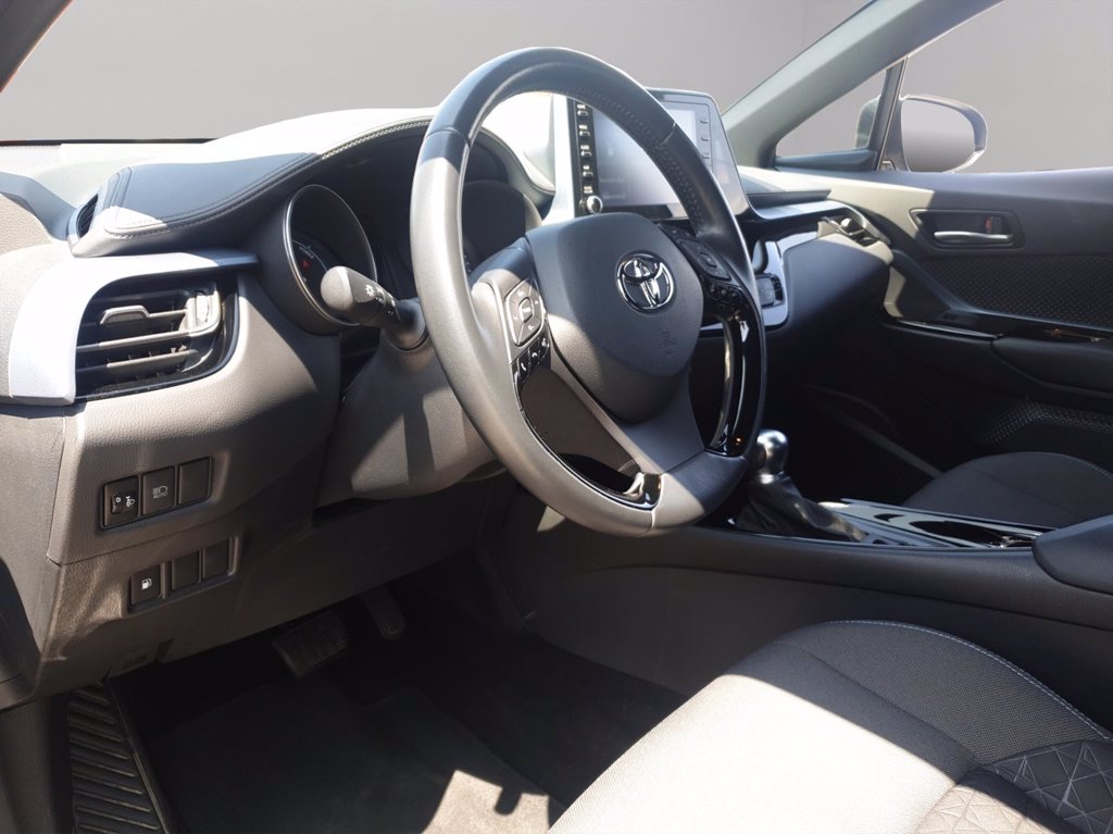 TOYOTA C-hr 1.8h trend e-cvt