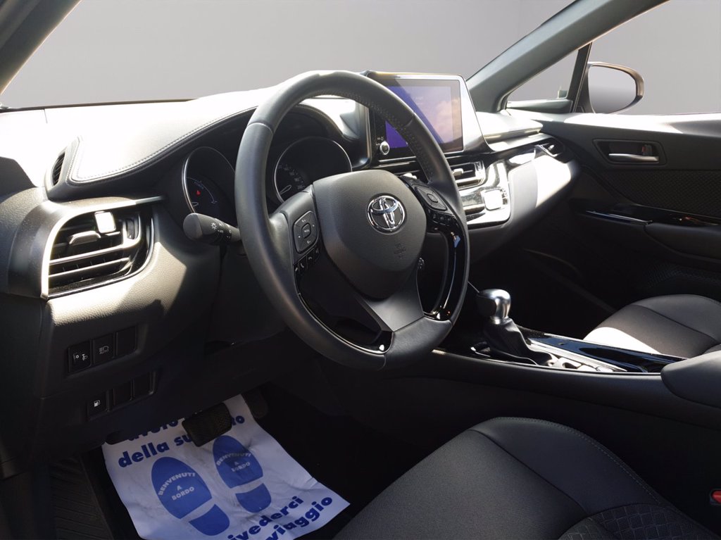 TOYOTA C-hr 1.8h trend e-cvt