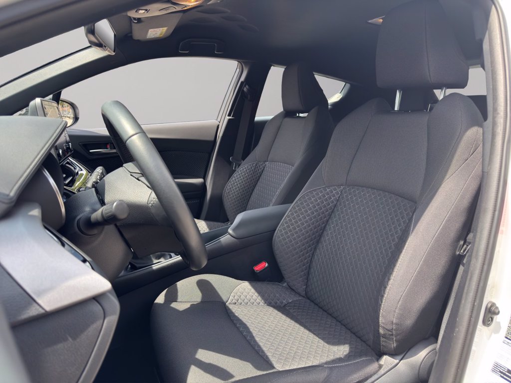 TOYOTA C-hr 1.8h active e-cvt