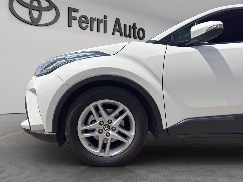TOYOTA C-hr 1.8h active e-cvt