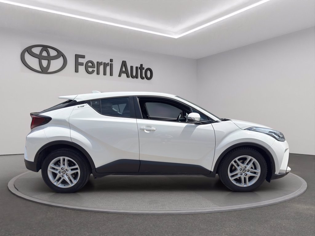 TOYOTA C-hr 1.8h active e-cvt
