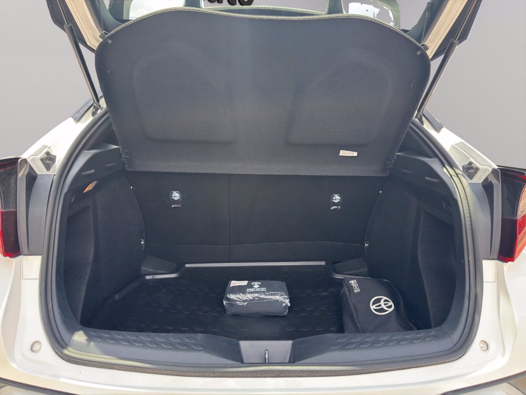 TOYOTA C-hr 1.8h active e-cvt