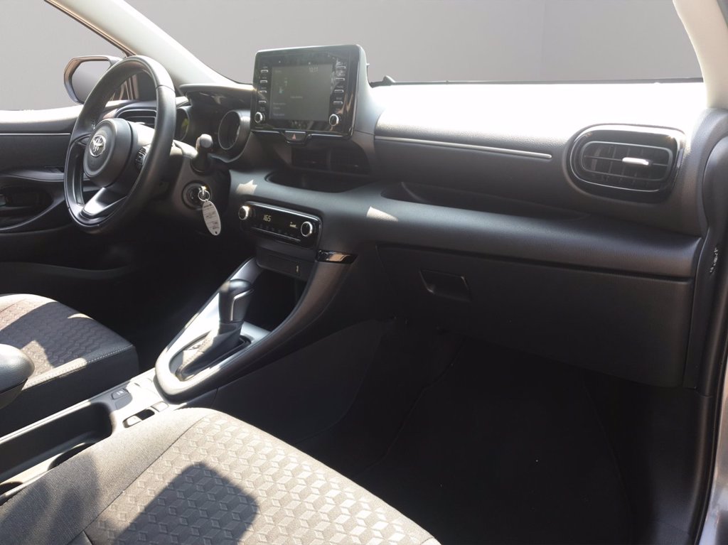 TOYOTA Yaris 1.5h trend