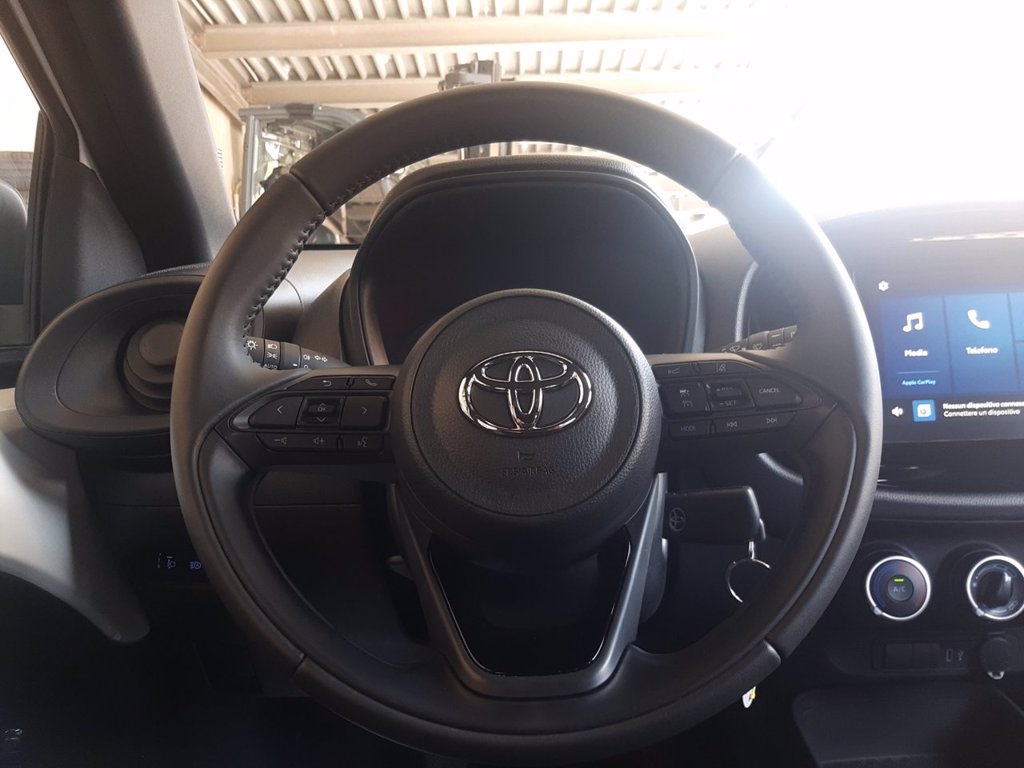 TOYOTA Aygo x 1.0 active 72cv