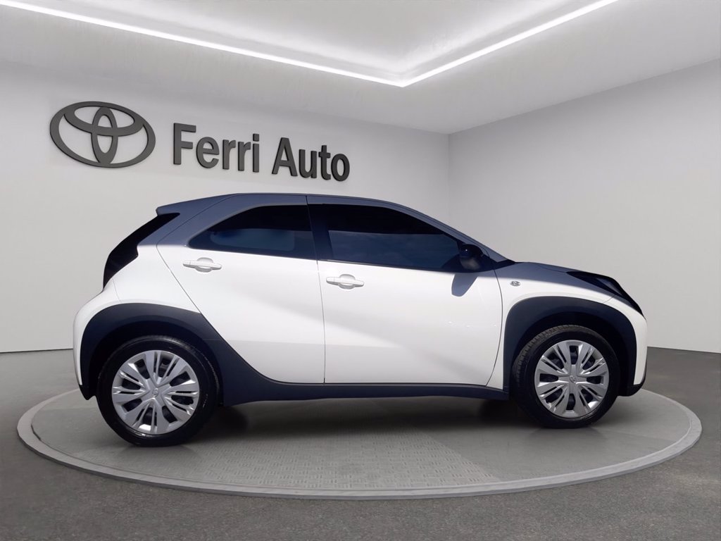 TOYOTA Aygo x 1.0 active 72cv