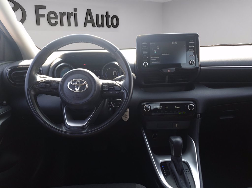 TOYOTA Yaris 1.5h trend