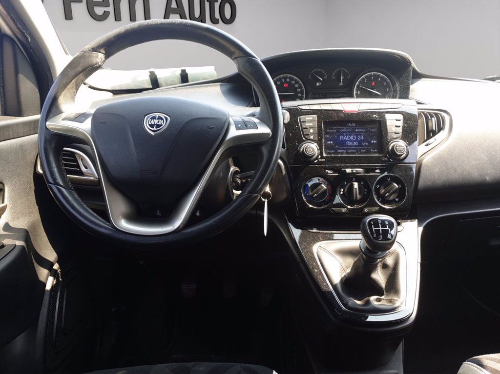 LANCIA Ypsilon 0.9 t.air silver ecochic metano 80cv