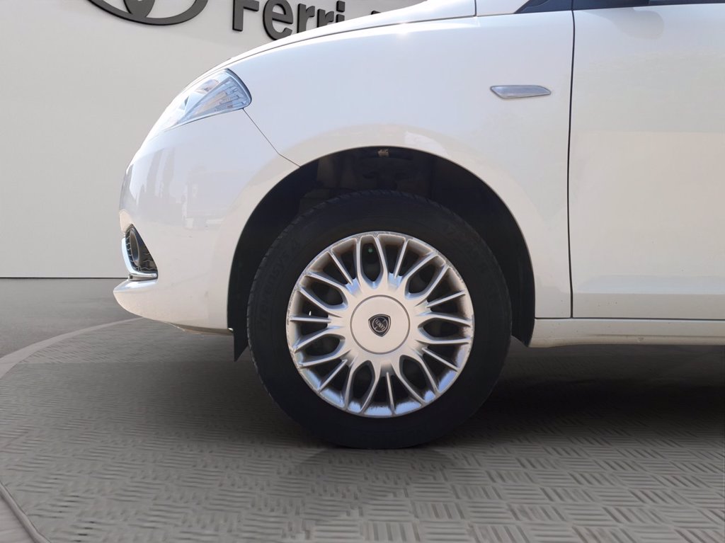 LANCIA Ypsilon 0.9 t.air silver ecochic metano 80cv
