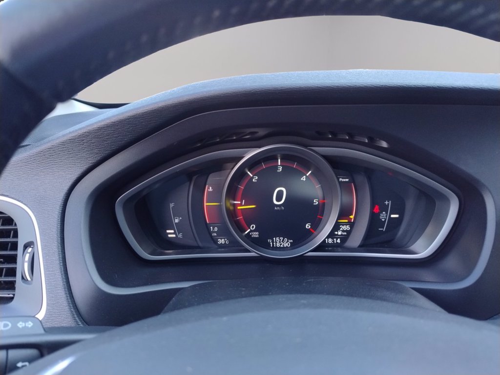 VOLVO V40 2.0 d2 plus