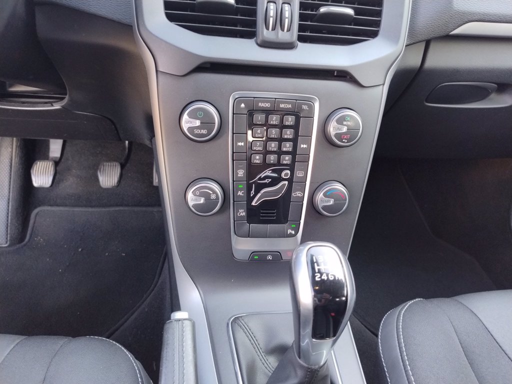 VOLVO V40 2.0 d2 plus