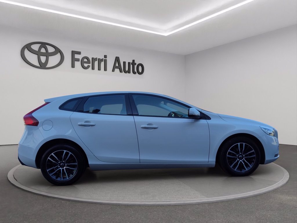 VOLVO V40 2.0 d2 plus